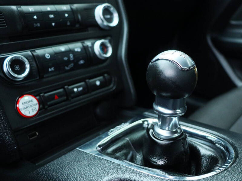 2015 Ford Mustang V6