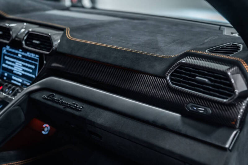 2024 Lamborghini Urus Performante
