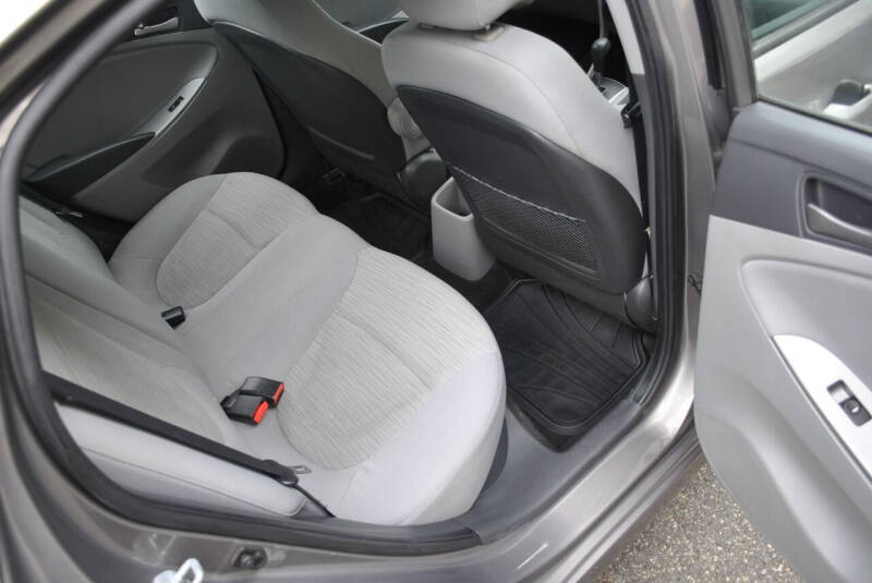 2017 Hyundai Accent SE