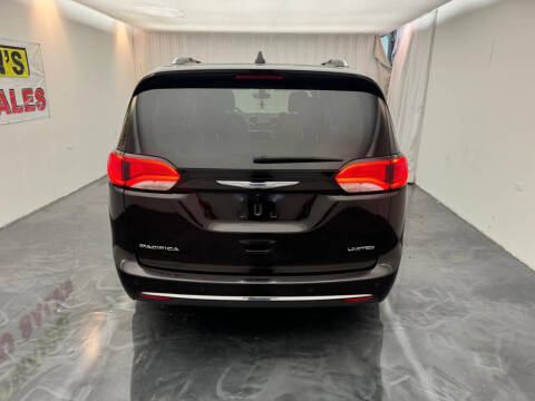 2018 Chrysler Pacifica Limited