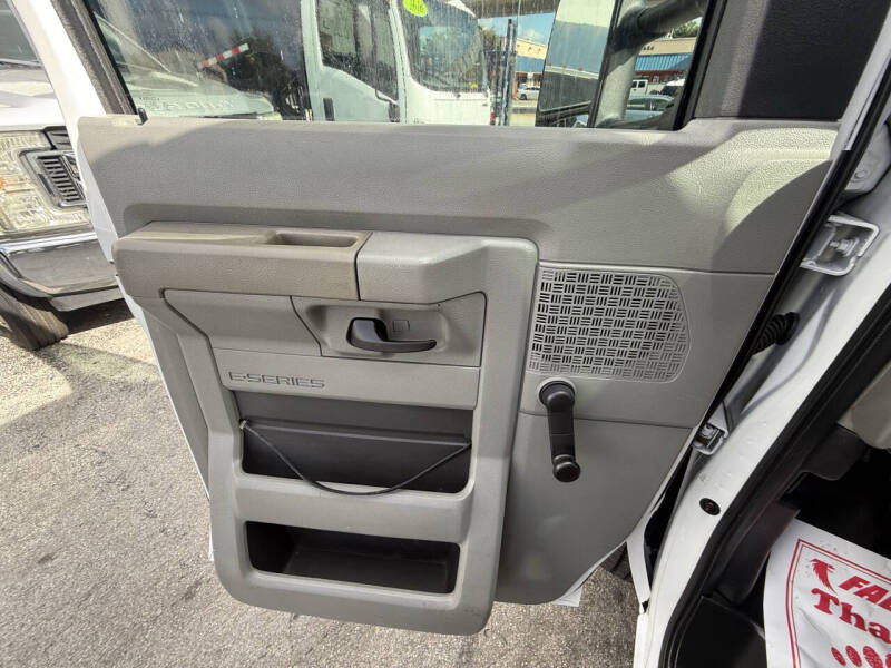 2017 Ford E-Series E-350 SD