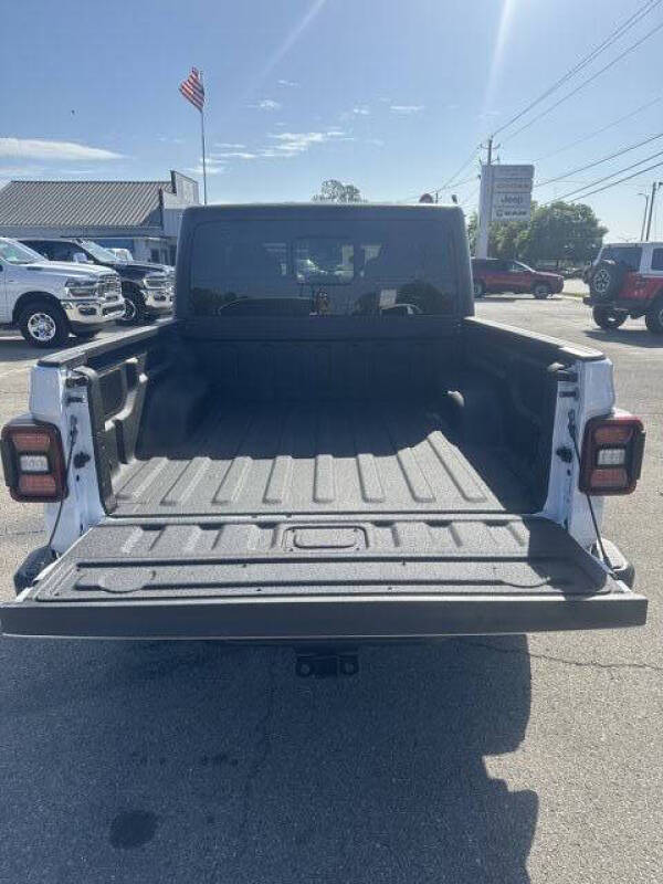 2026 Jeep Gladiator Willys