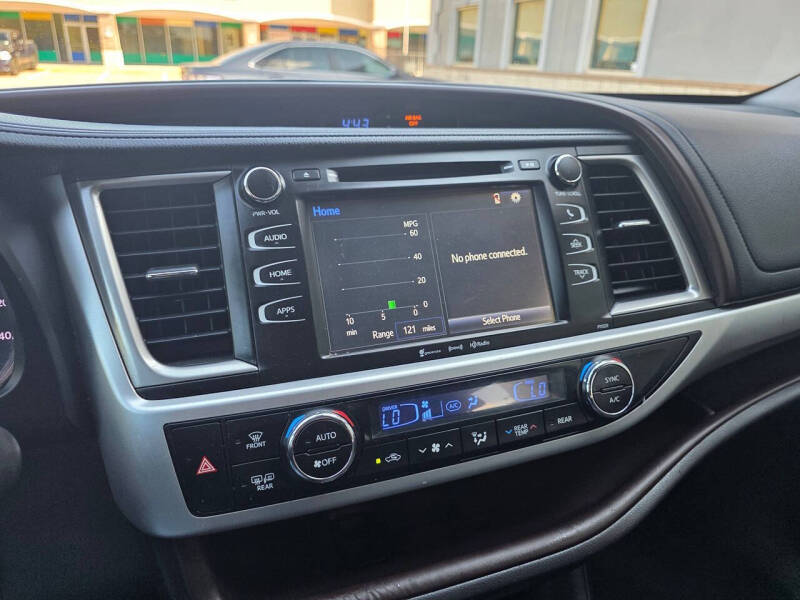 2017 Toyota Highlander LE Plus