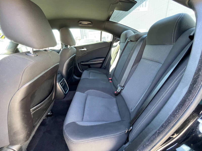 2017 Dodge Charger SE