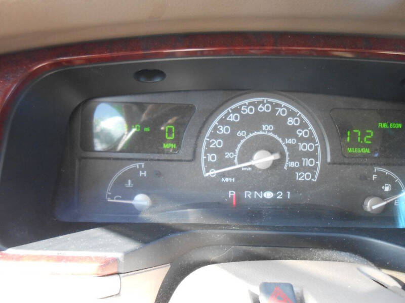 2003 Lincoln Town Car Cartier