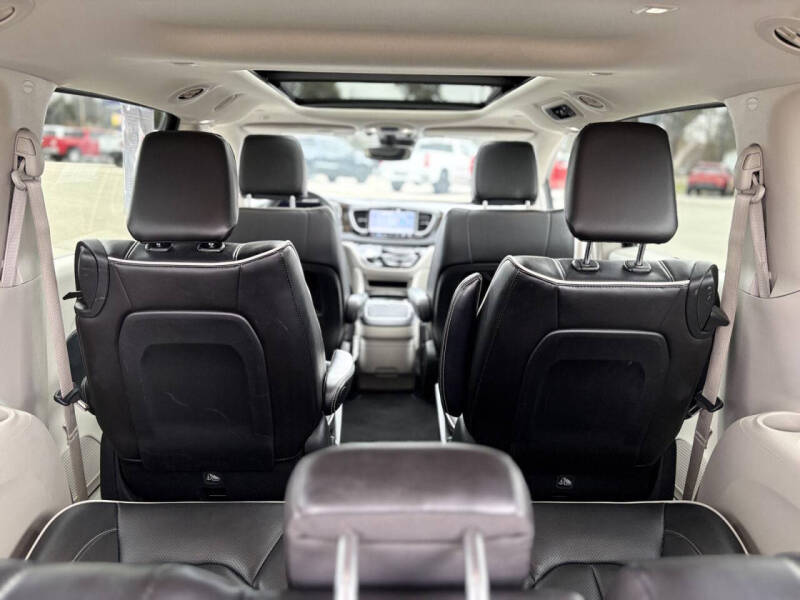 2023 Chrysler Pacifica Plug-In Hybrid Limited