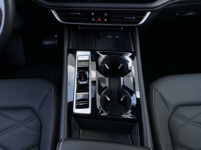 2025 Volkswagen Atlas Cross Sport SE 4Motion