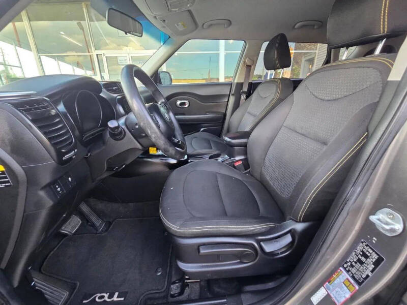 2016 Kia Soul +