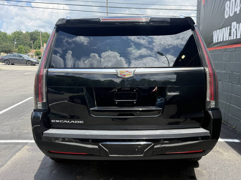 2017 Cadillac Escalade Luxury
