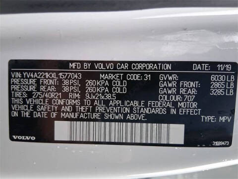 2020 Volvo XC90 T6 Momentum 6-Passenger