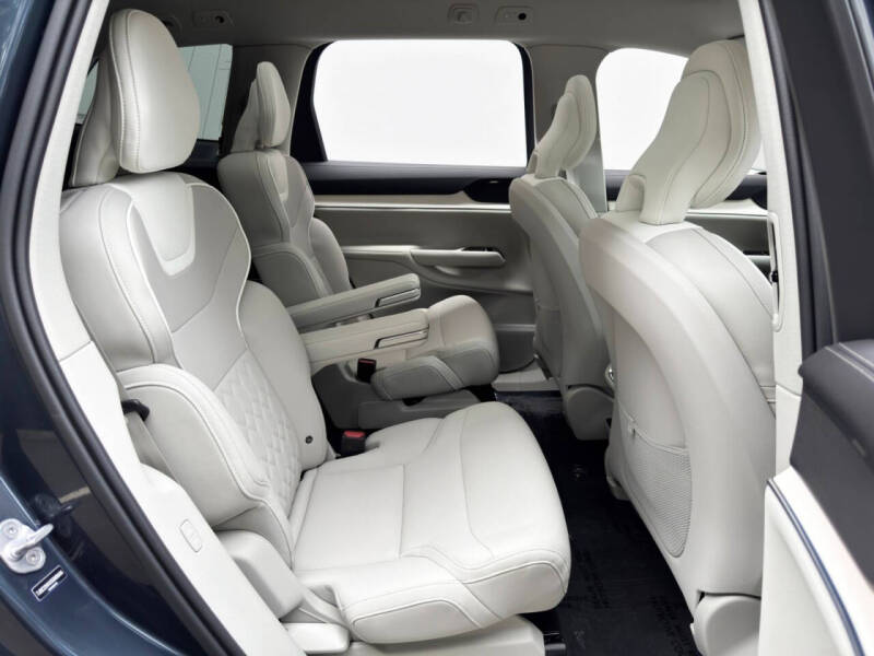 2025 Volvo EX90 Twin Performance Plus 6P