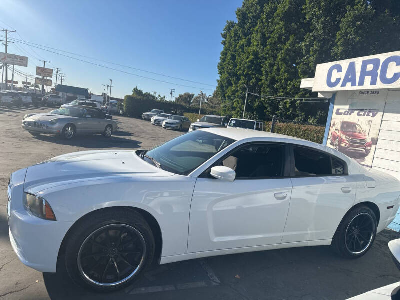 2014 Dodge Charger SE photo 8