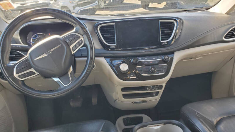 2022 Chrysler Pacifica Hybrid Touring L