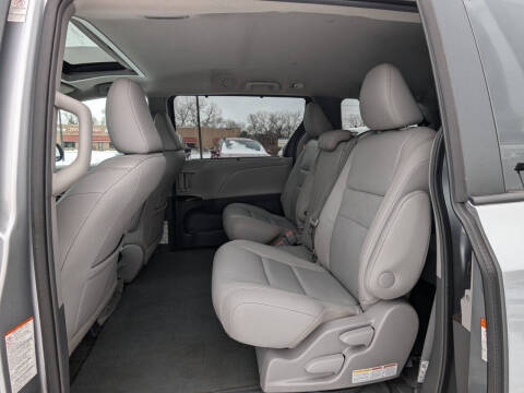 2017 Toyota Sienna XLE 8-Passenger