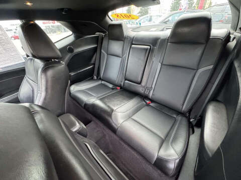 2018 Dodge Challenger SXT Plus