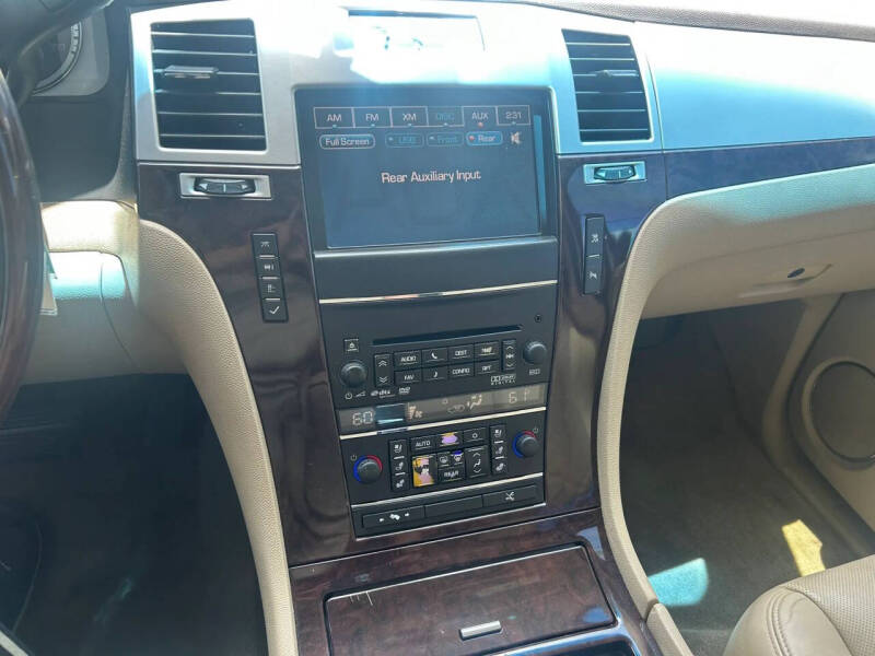2011 Cadillac Escalade Premium