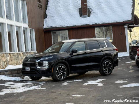 2022 Mitsubishi Outlander for sale at Cupples Car Company in Belmont NH