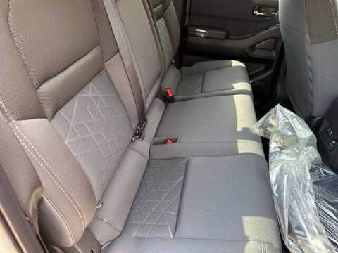 2025 Nissan Frontier SV