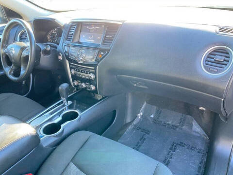 2019 Nissan Pathfinder SV