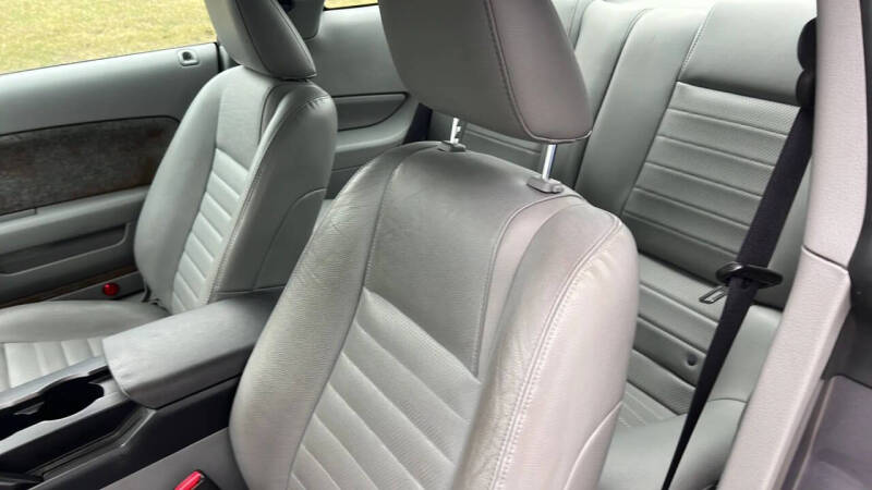 2006 Ford Mustang GT Deluxe