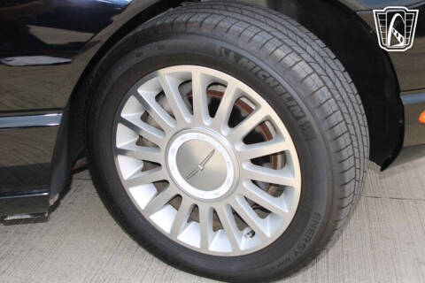 2004 Ford Thunderbird Deluxe