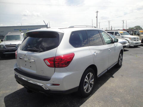 2018 Nissan Pathfinder SV