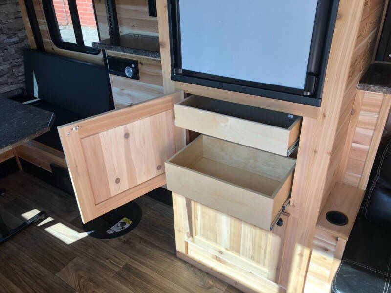 2022 Glacier 17’ RV