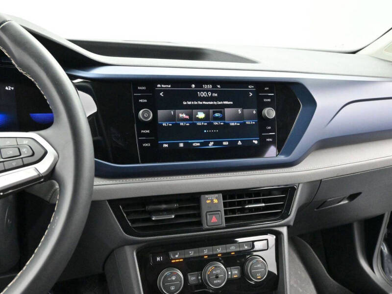 2024 Volkswagen Taos SE 4Motion