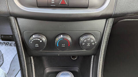 2012 Dodge Avenger SE