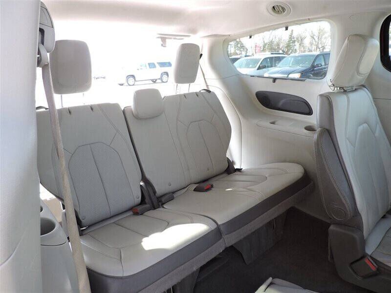 2017 Chrysler Pacifica Touring-L Plus
