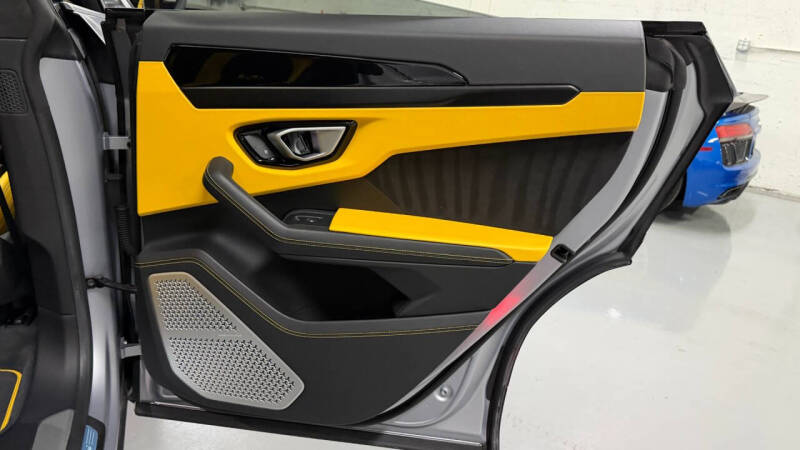 2022 Lamborghini Urus