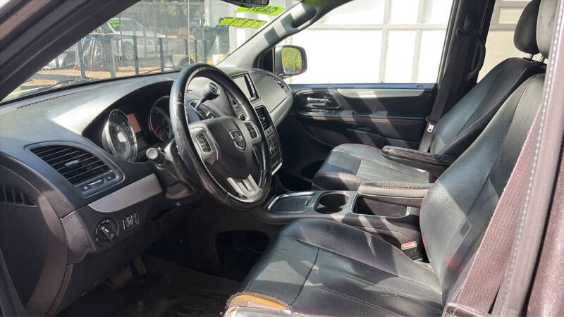 2016 Dodge Grand Caravan R/T