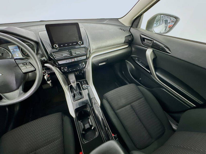 2023 Mitsubishi Eclipse Cross LE