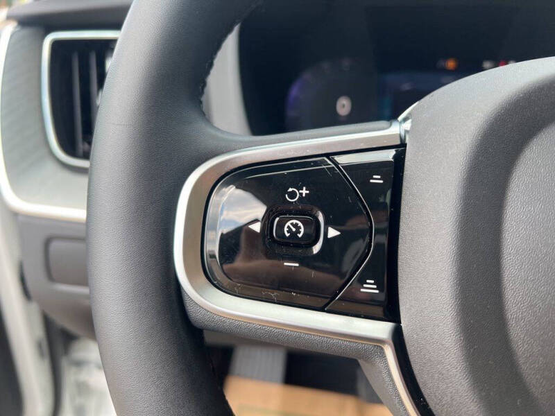 2025 Volvo XC60 T8 Plus Dark Theme