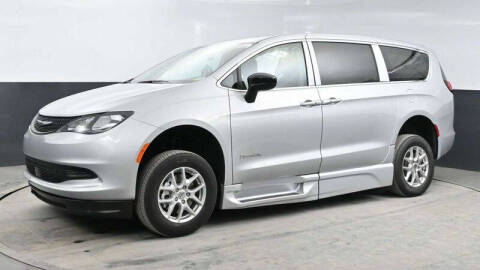 2024 Chrysler Voyager LX