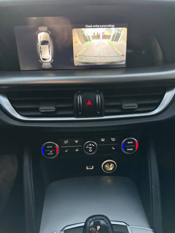 2018 Alfa Romeo Stelvio Sport