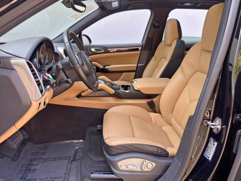 2014 Porsche Cayenne Platinum