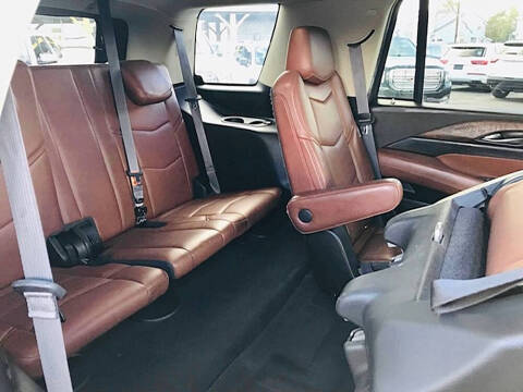 2017 Cadillac Escalade Luxury