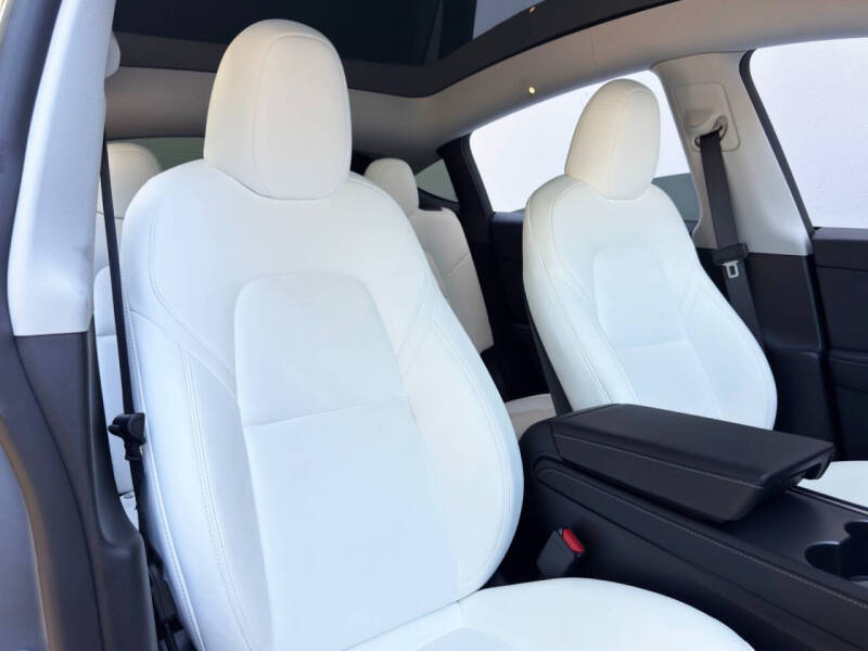 2024 Tesla Model Y Long Range
