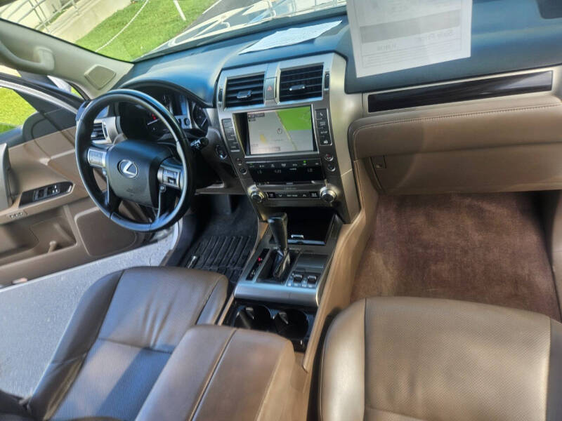 2018 Lexus GX Base photo 48