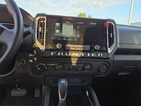 2025 Nissan Frontier SV