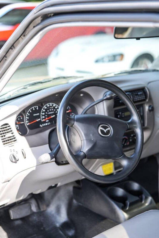 2001 Mazda B-Series B2500 SX