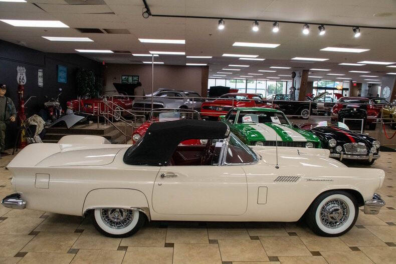 1957 Ford Thunderbird