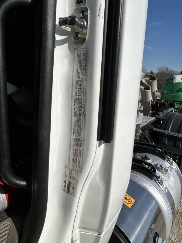 2019 Peterbilt 567 Road Tractor