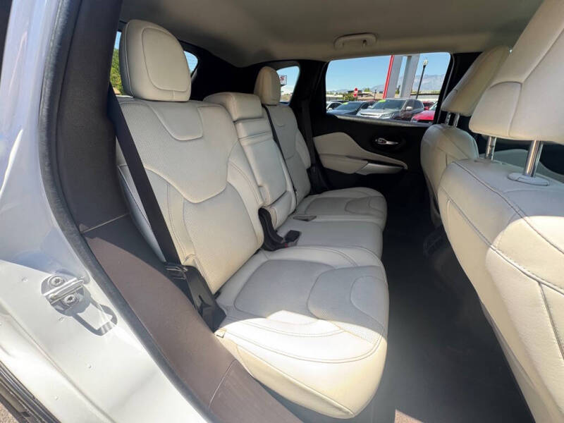 2017 Jeep Cherokee Overland