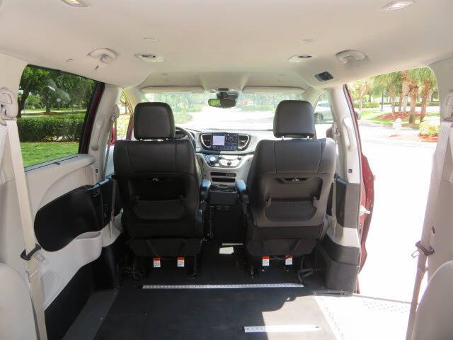 2021 Chrysler Pacifica Touring L