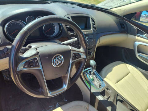 2013 Buick Regal Premium 1