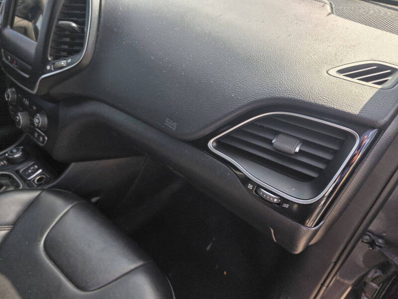 2020 Jeep Cherokee Altitude