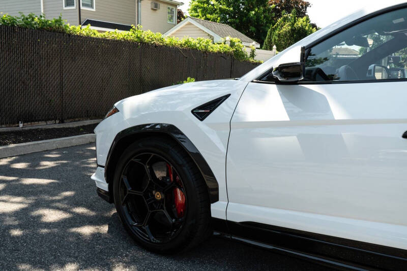 2024 Lamborghini Urus Performante