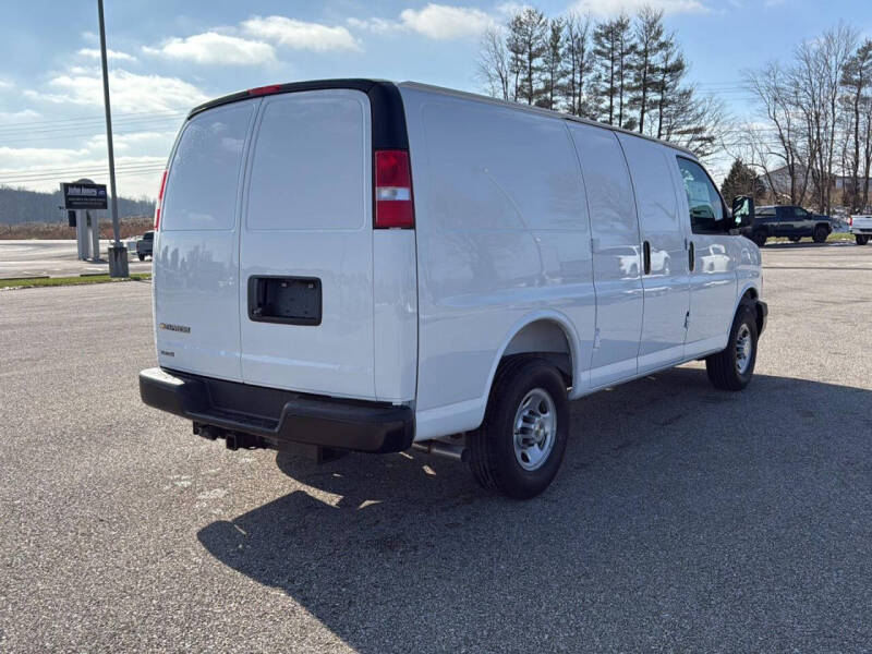 2025 Chevrolet Express 2500